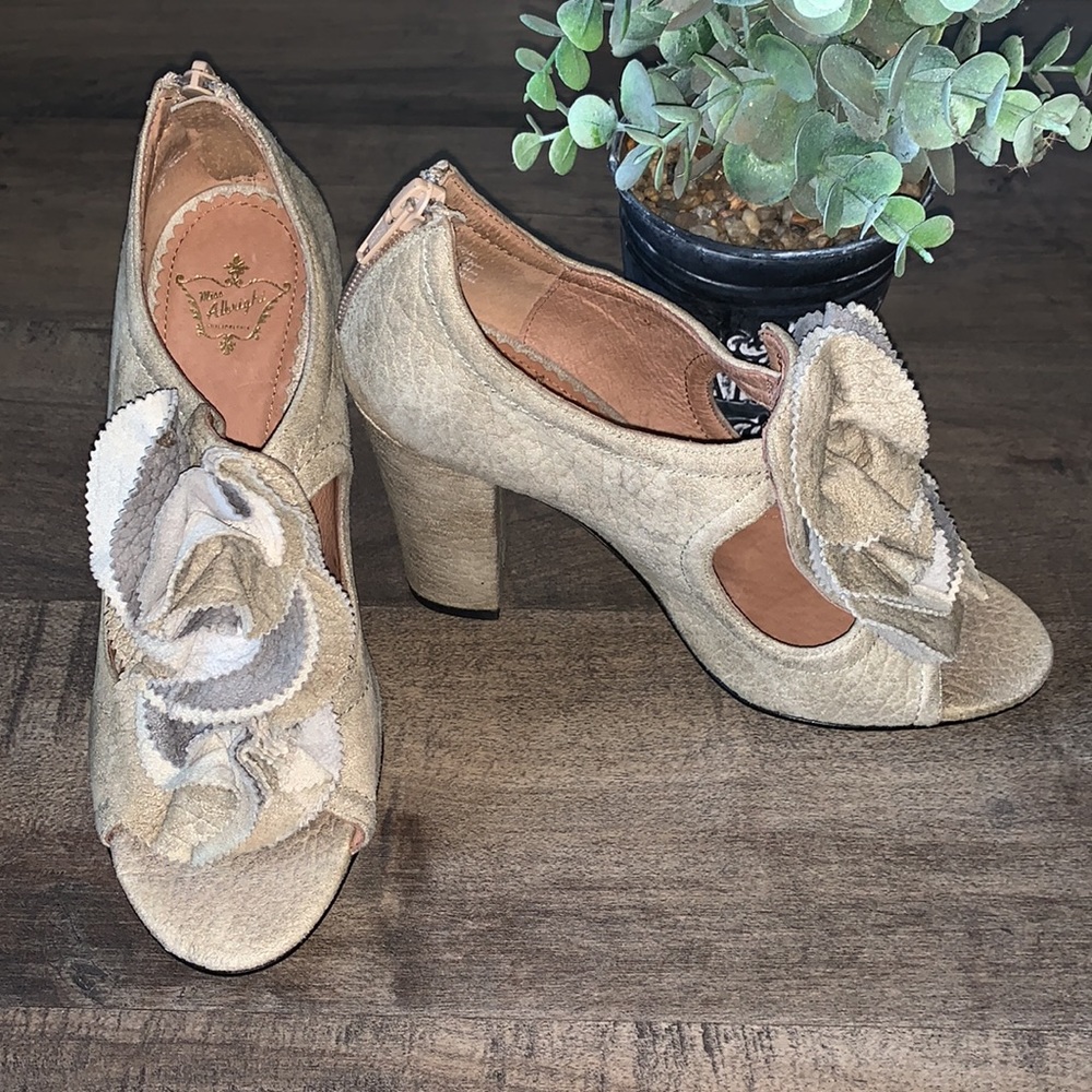 NWOT MISS ALBRIGHT “SOPHIA” HEEL - Picture 1 of 7